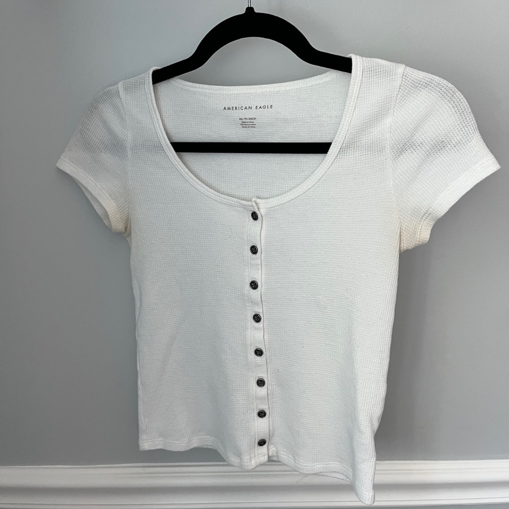 white american eagle shirt with buttons 🤍